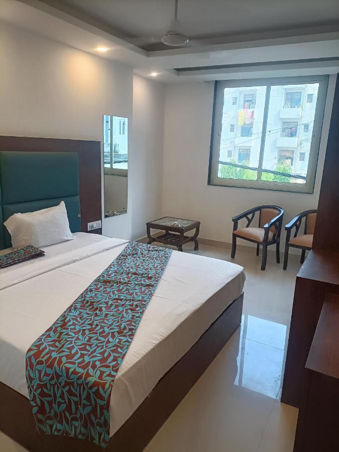 Family Hotel Tark Near Igi Airport Delhi New Delhi Exteriör bild
