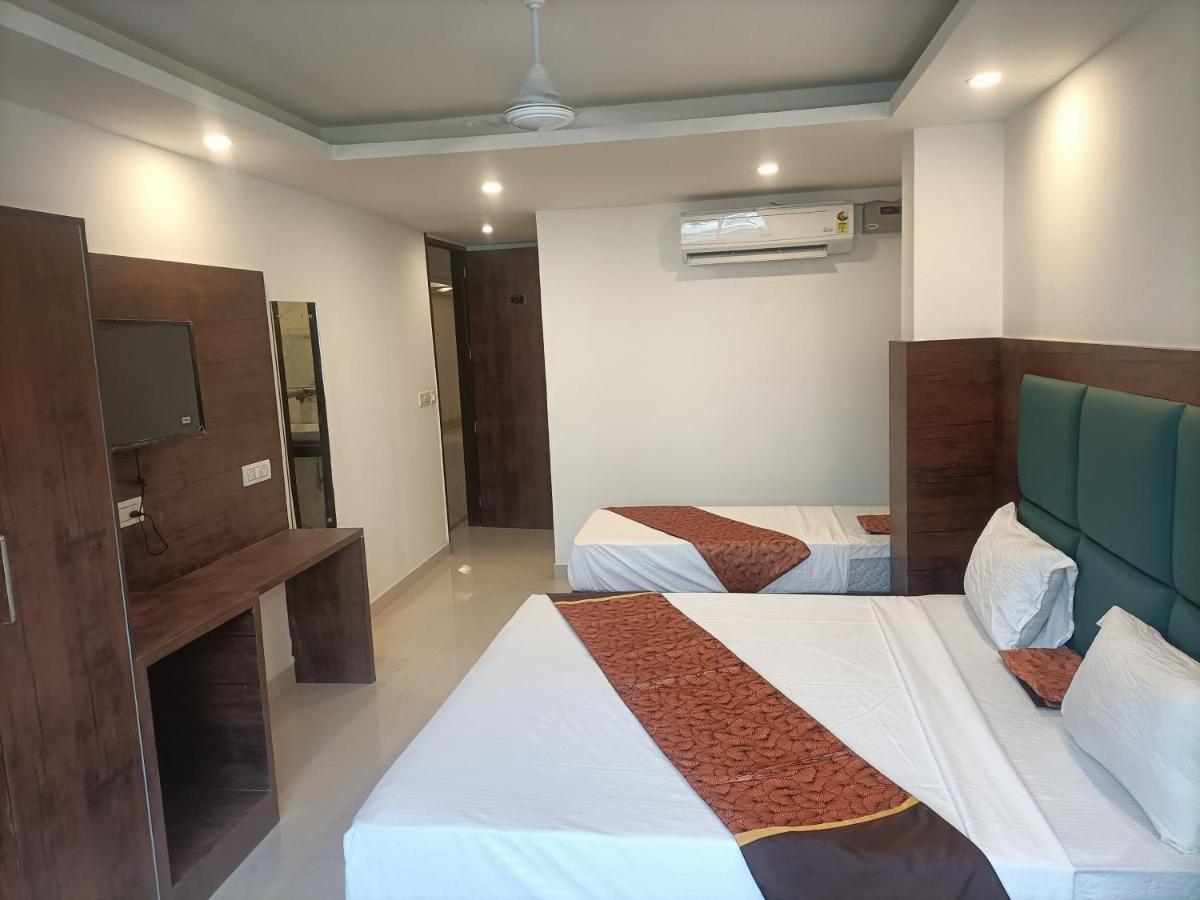Family Hotel Tark Near Igi Airport Delhi New Delhi Exteriör bild