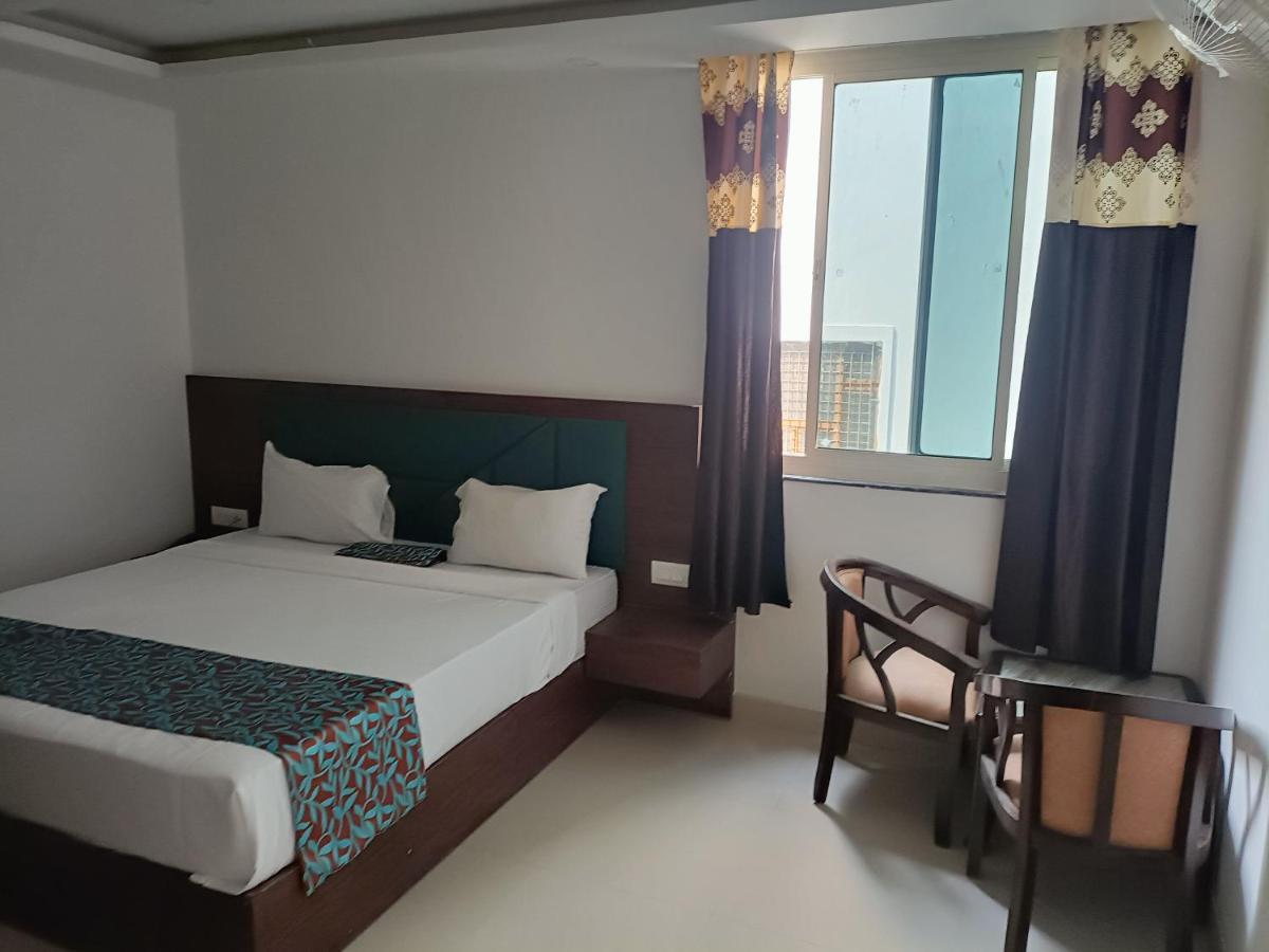 Family Hotel Tark Near Igi Airport Delhi New Delhi Exteriör bild